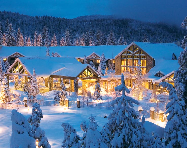 A winter exterior view of Tenaya Lodge