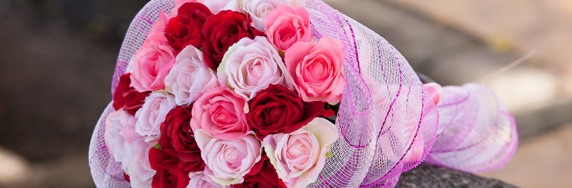 A beautiful bouquet of red and pink roses