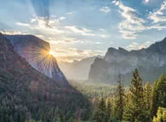 A beautiful sunrise over Yosemite Valley