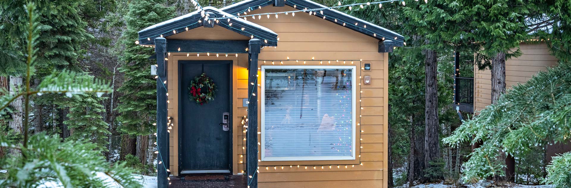 Winter Wonderland Cabins 1 A decorated holiday cabin at Tenaya at Yosemite
