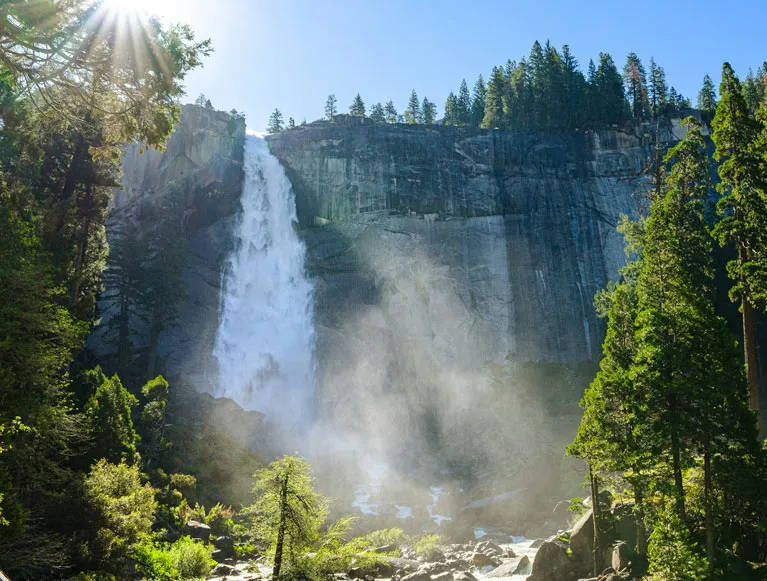 Itineraries 9 Yosemite Falls in spring