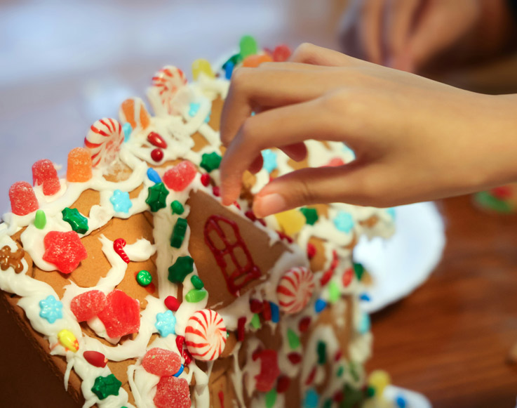 Upcoming Events 3 Decorating gingerbread houses at Tenaya at Yosemite