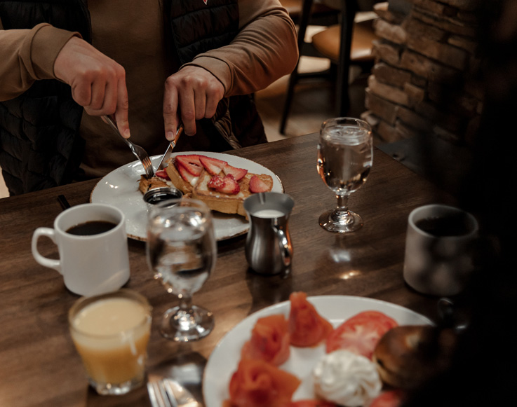 A guest enjoying breakfast at Tenaya at Yosemite